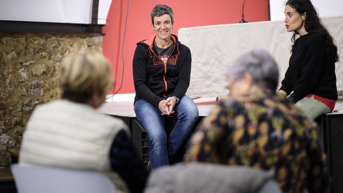 Maite Ruiz de Larramendi, en la mesa redonda de la 2ª Muestra de Cine &quot;Mujeres y pelota&quot;.