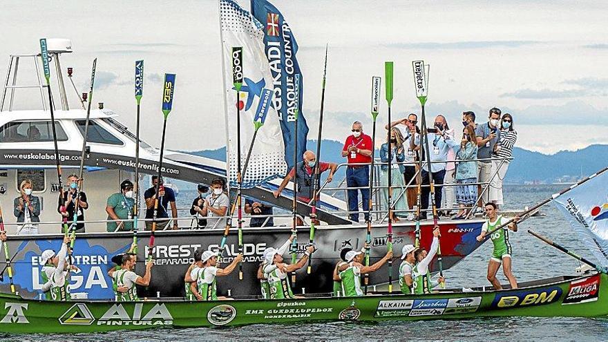 Hondarribia se luce  y gana