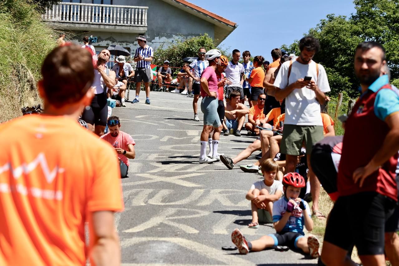 Clásica San Sebastián: Gran ambiente en el puerto de Murgil