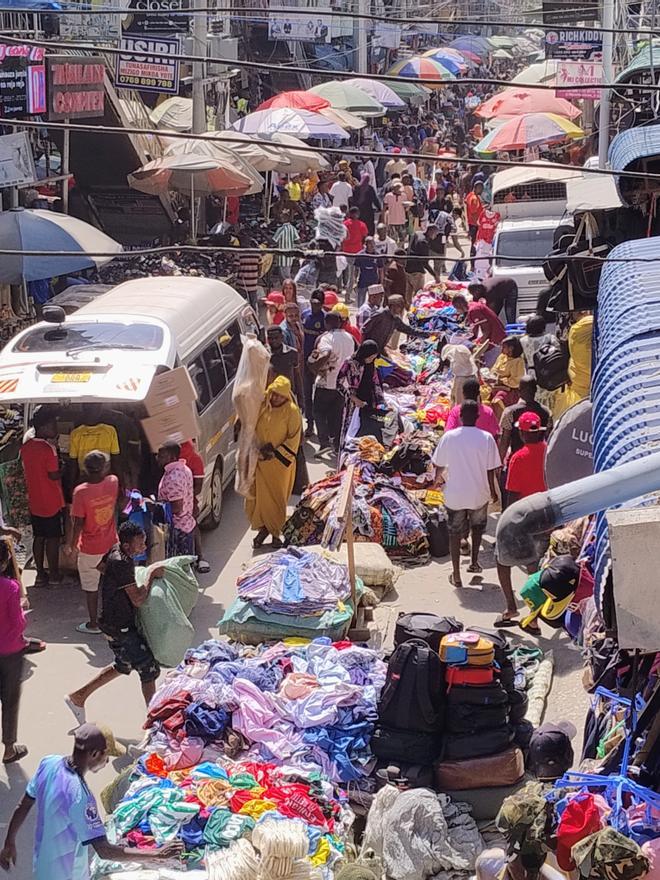 Alrededores del mercado de Kariokoo, ciudad comercial desde sus orígenes.