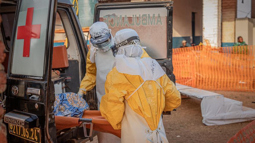 El brote de ébola en la RDC ya es el tercero peor de la historia tras superar los 300 muertos