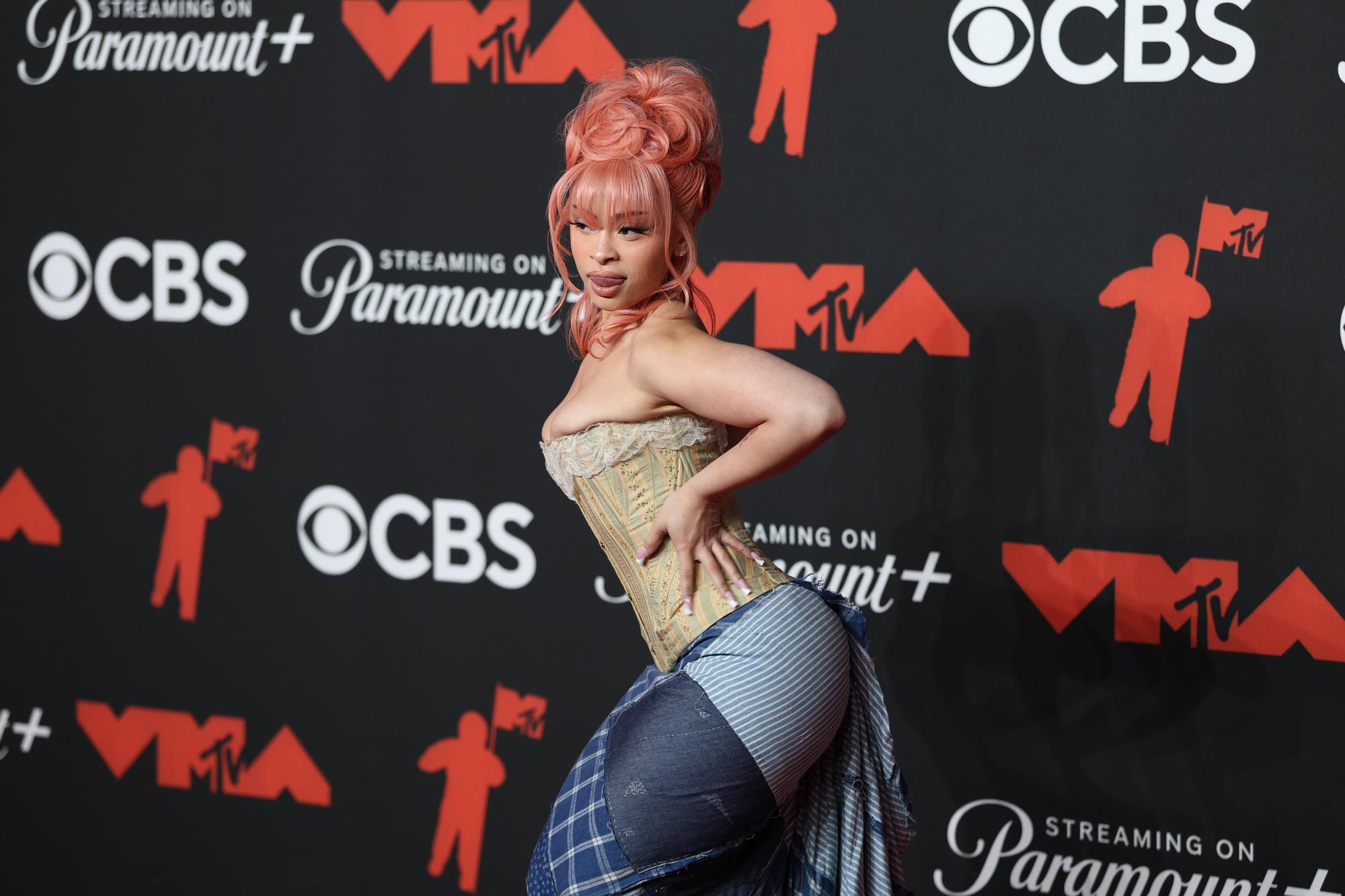 Lady Gaga se corona como artista más premiada y Ricky Martin hace historia en los MTV VMAs 2025 ganando el primer premio Latin Icon