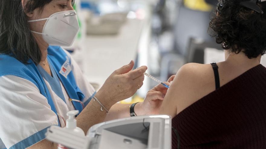 Sanidad notifica 34.213 casos de covid-19 y 360 muertes en el Estado