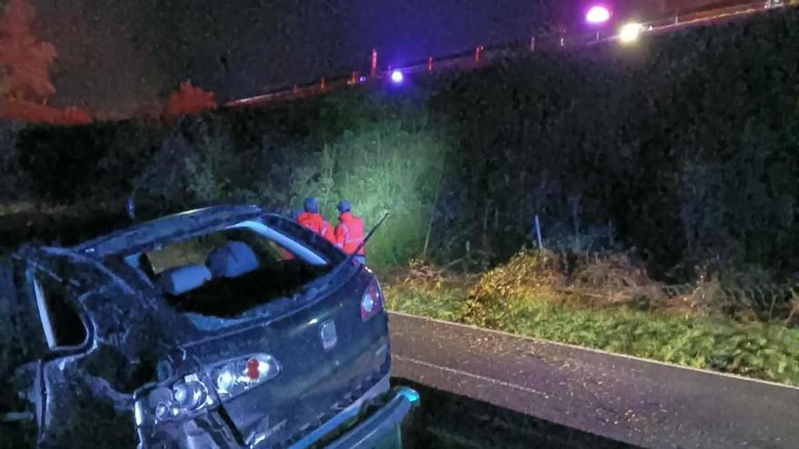 Dos heridos en un accidente en Urritza tras salirse de la A-15 y caer en la NA-1300