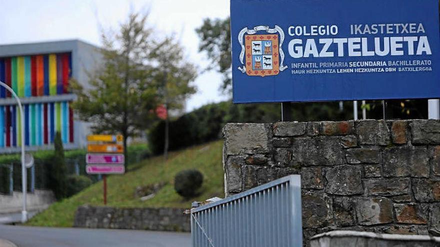Entrada al colegio Gaztelueta, ubicado en Leioa.
