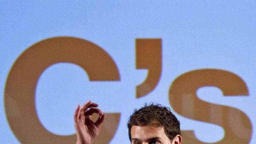 El presidente de Ciudadanos, Albert Rivera, durante su intervención en un mitin de apoyo al candidato de su partido a la Presidencia de la Junta de Andalucía.