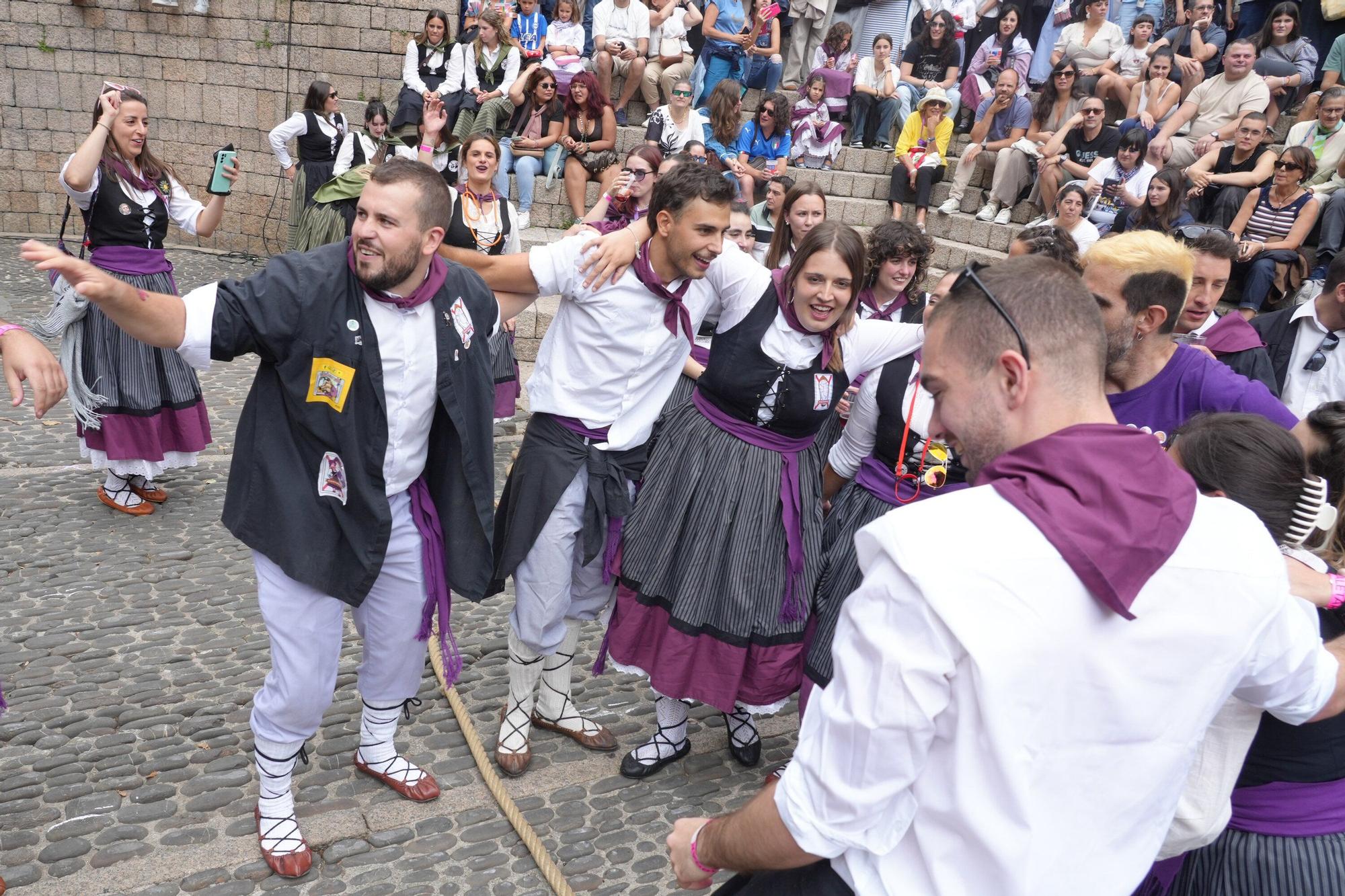 En imágenes: Blusas y neskas triunfan en los herri kirolak