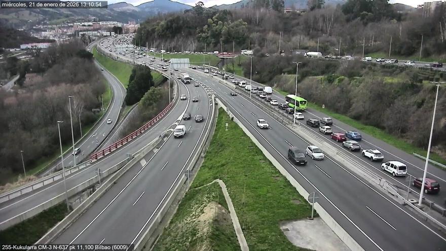 Un motorista herido tras chocar con un coche en Rontegi