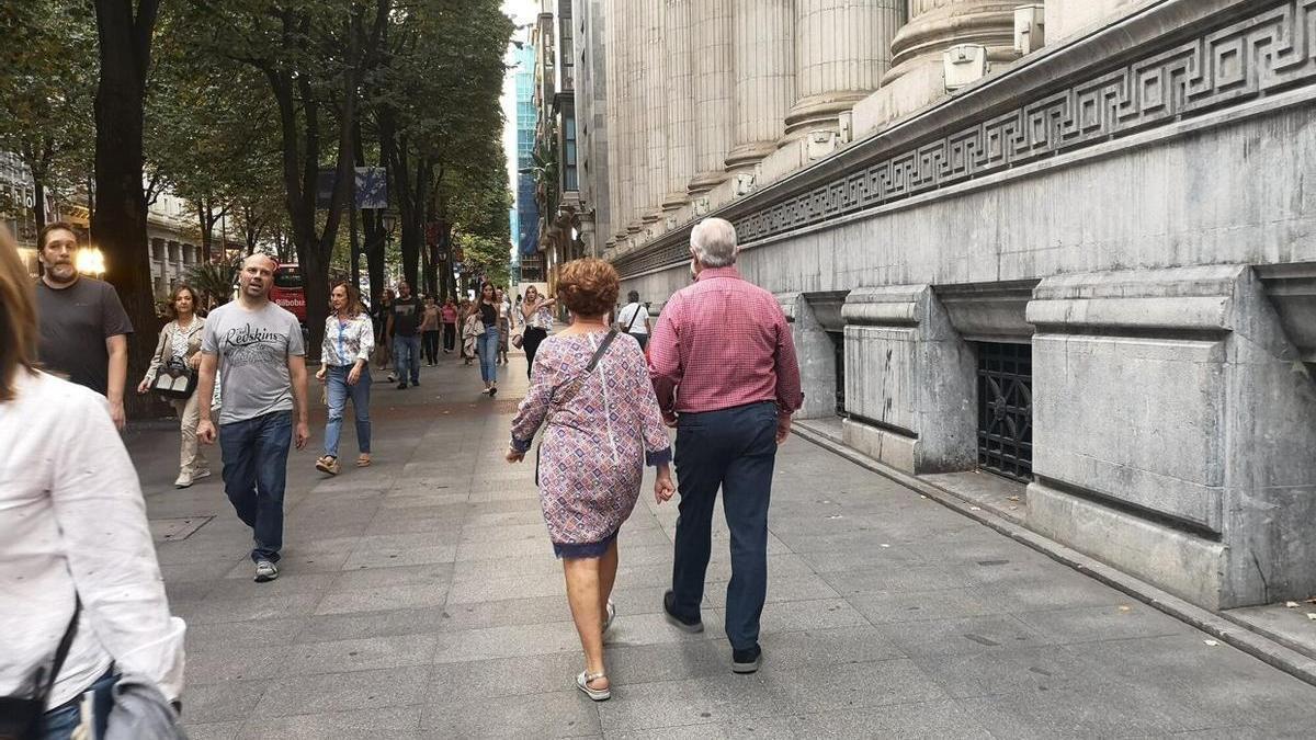 Más de la mitad de los vascos está preocupado por los problemas del mercado laboral.