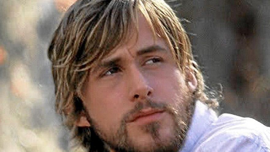 Ryan Gosling dará vida a Ken en una película sobre Barbie.