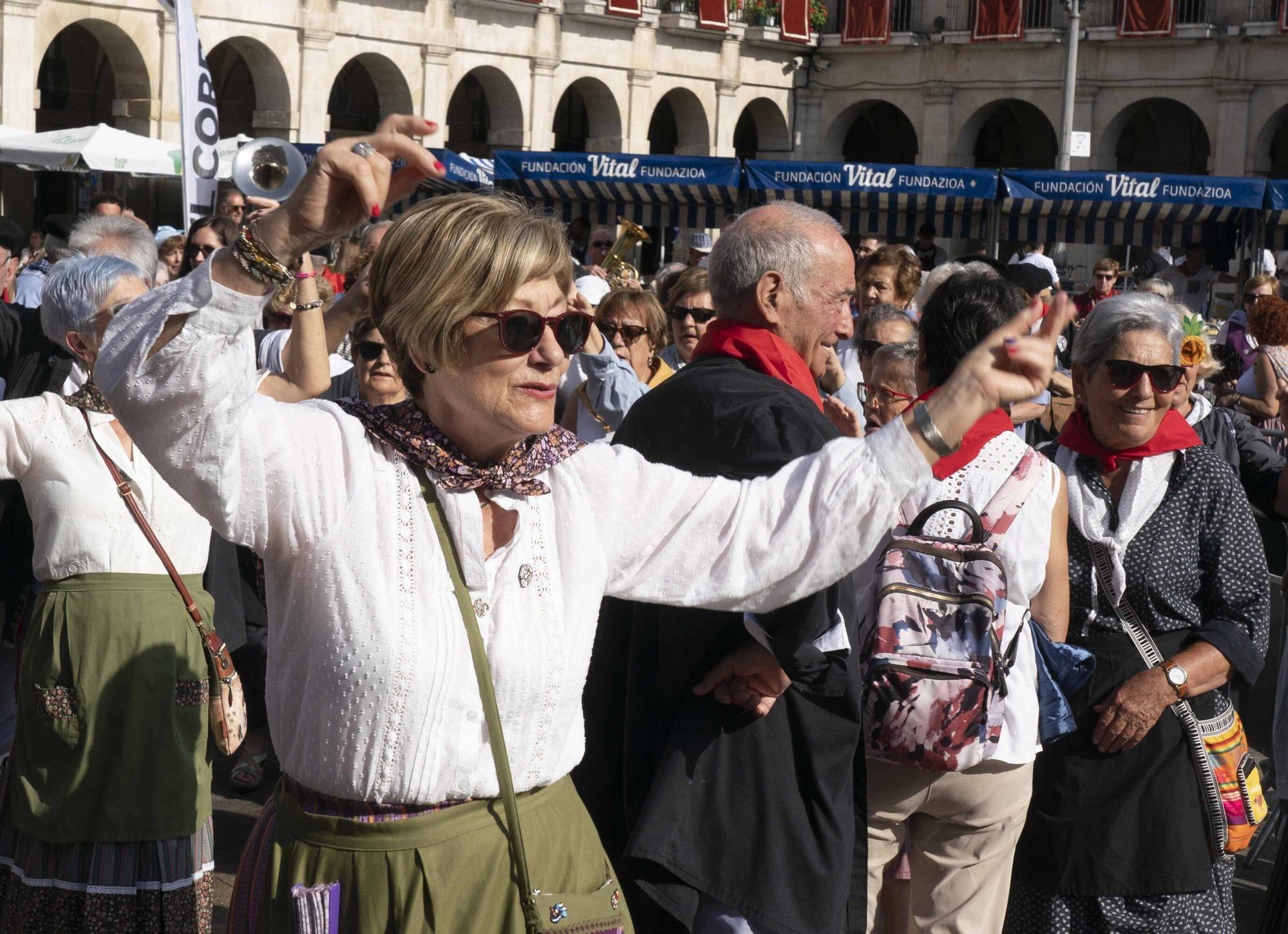 En imágenes: Blusas y neskas veteranos celebran su día en La Blanca