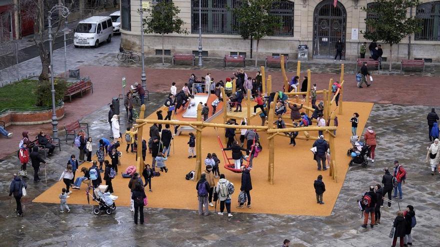 Bajan los nacimientos y sobran aulas