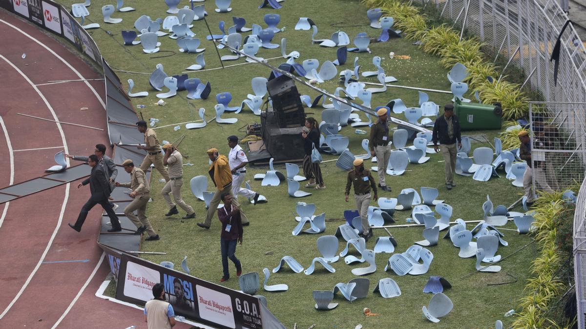 Los destrozos fueron masivos en el estadio Salt Lake de Calcuta.