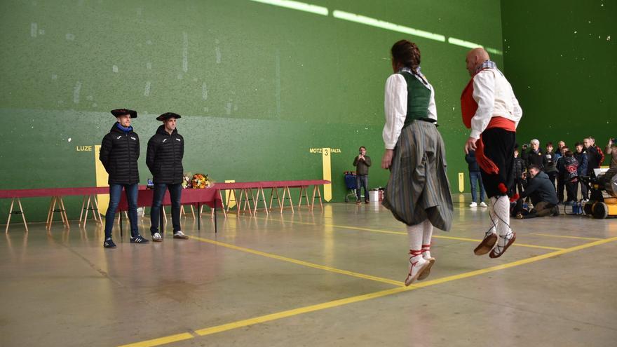Homenaje a Laso y Albisu en Bizkarreta-Gerendiain