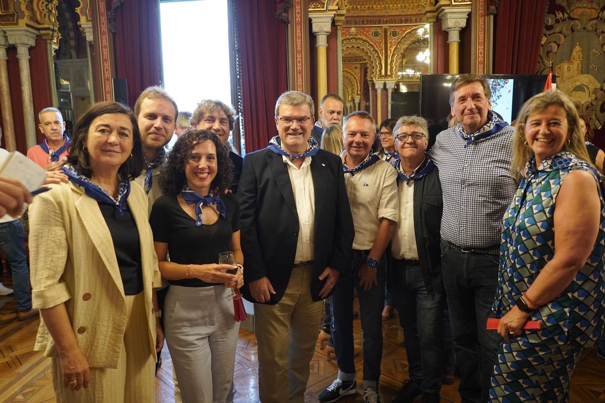 Recepción a la sociedad bilbaina en el Ayuntamiento de Bilbao