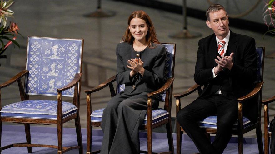 Los Premios Nobel, en directo | La hija de María Corina Machado recoge el Nobel de la Paz en su nombre