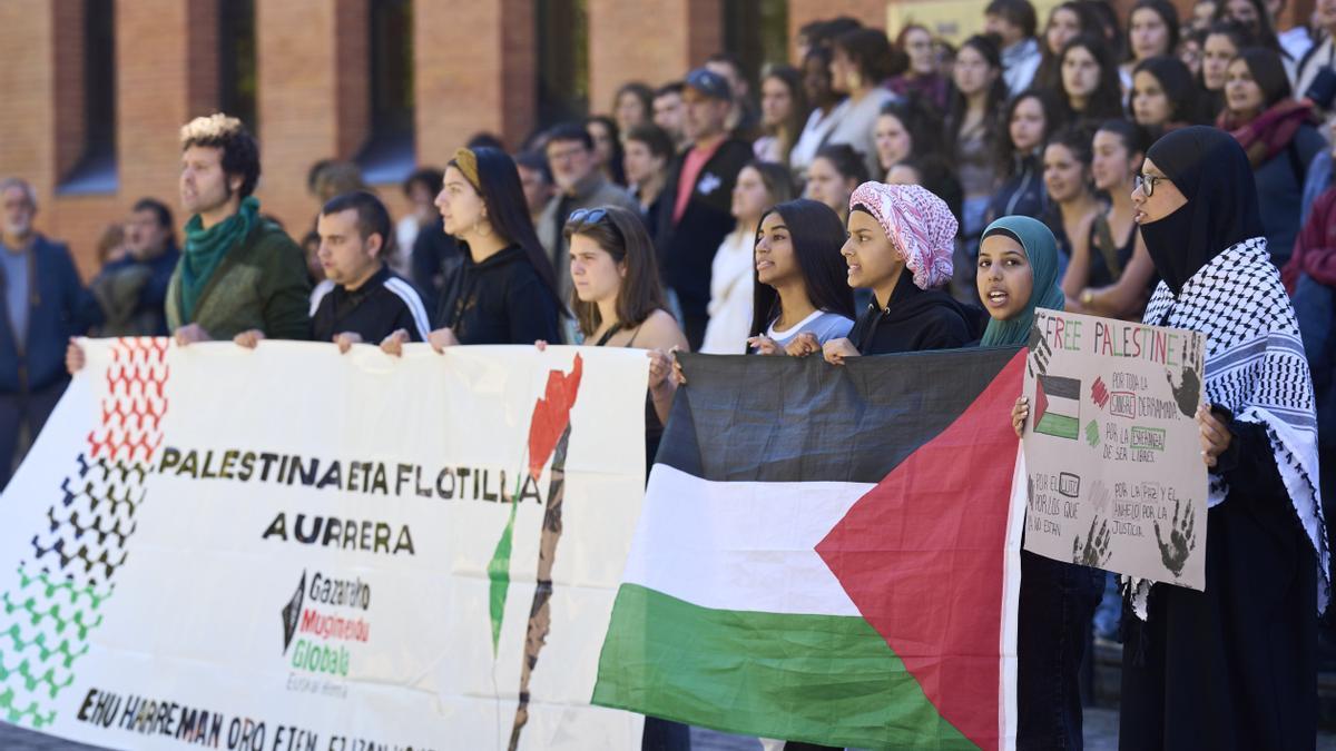 Estudiantes en el campus de álava protestan contra el genocidio en Gaza
