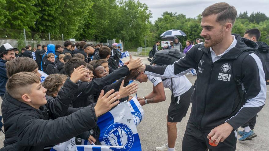 El Alavés recibe el aliento de la cantera antes de la final de Elche