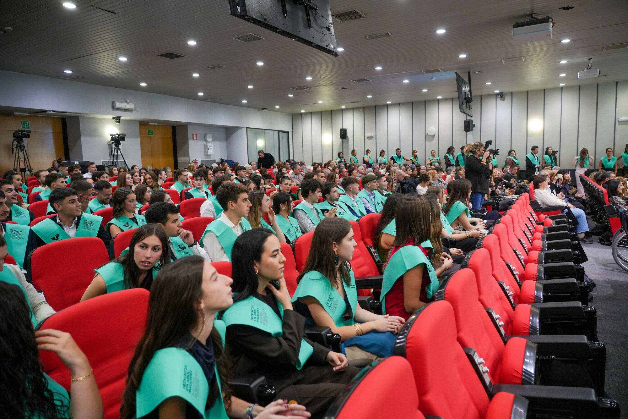 En imágenes: Graduación de la 12ª promoción de los grados de Educación de la EHU
