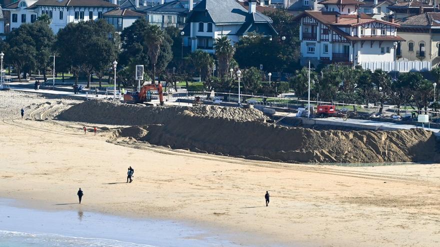 La cimentación del muro de Ondarreta está finalizada “al 100%” y responde bien a los temporales de mar