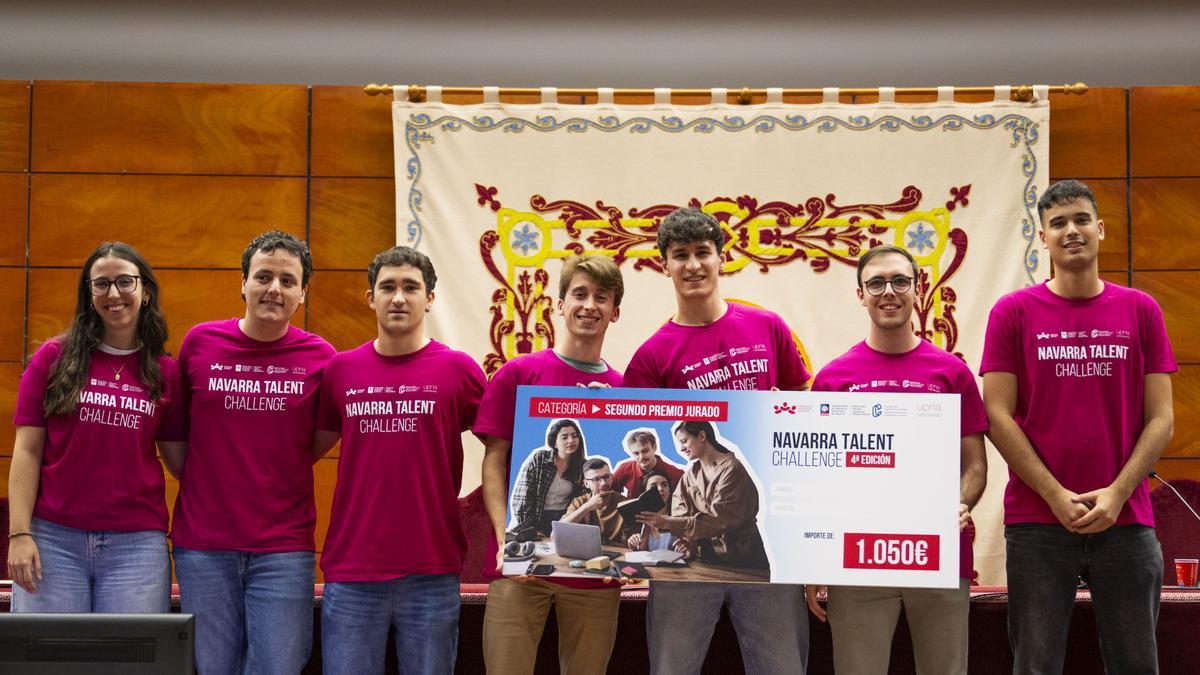 Segundo premio del jurado: Equipo 16, que afrontó el reto de R-Eco Autoparts, integrado por Julen Gorriz, Sonia Fernández, Unai Aguado, Xabier Bea, Andrés Irazabal y Fermín Asiain.