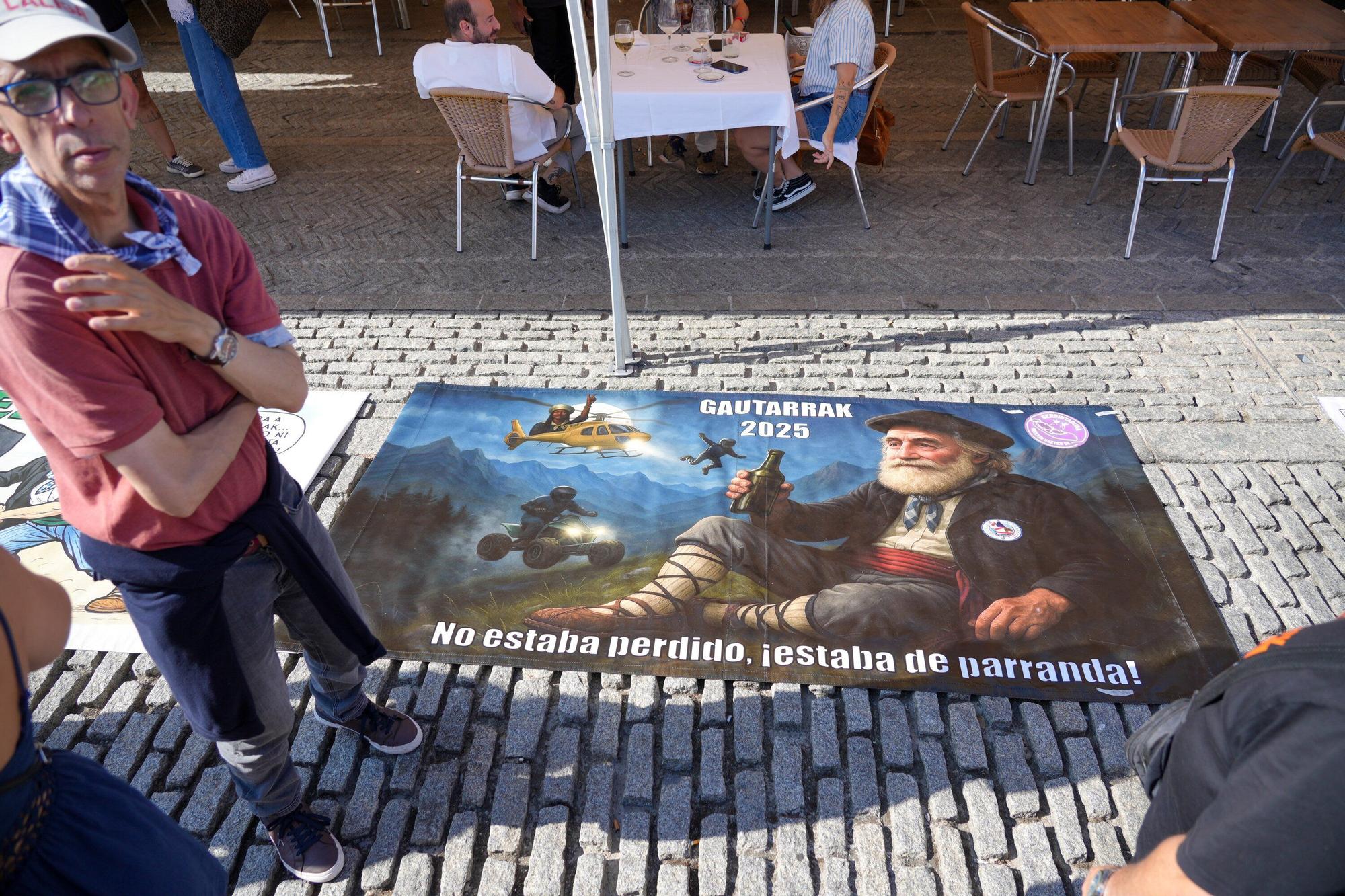 En imágenes: Las pancartas de blusas y neskas estrenan concurso en El Machete