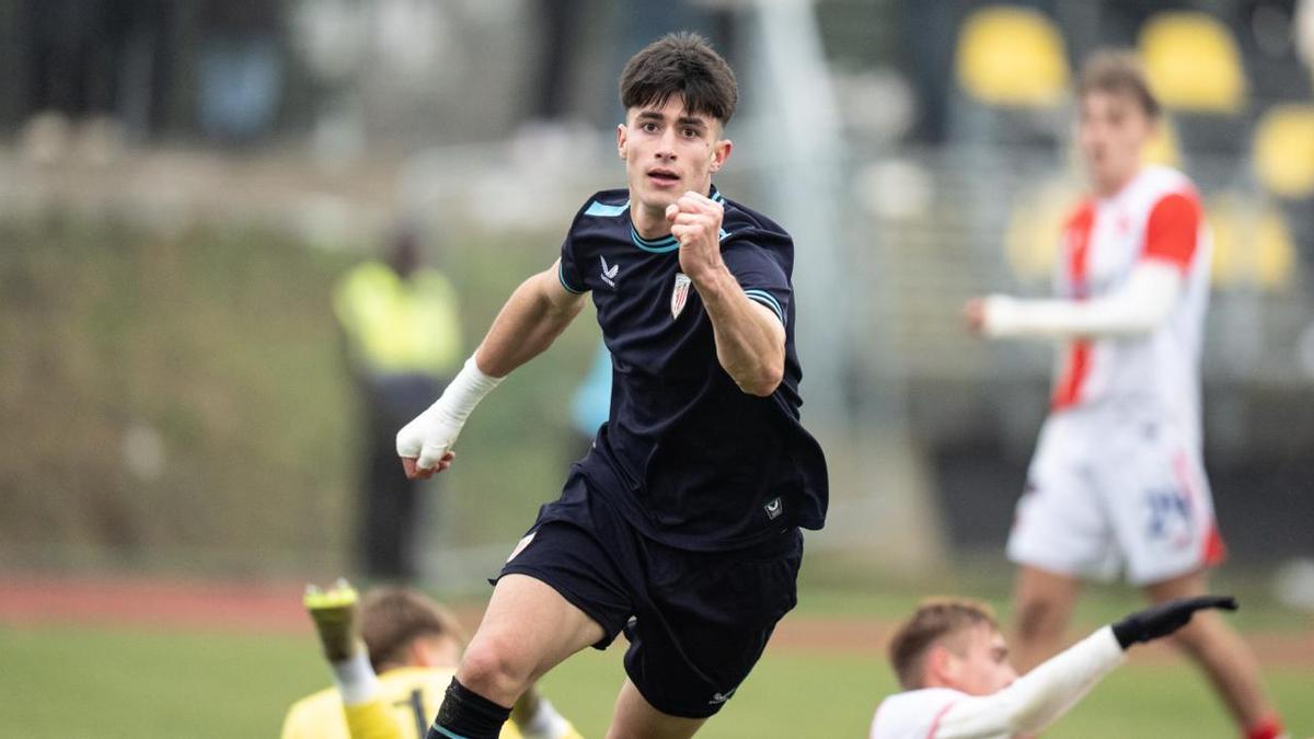 Manex Lozano celebra el segundo gol al Slavia