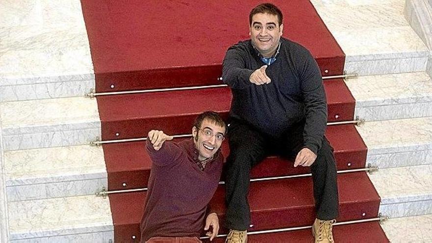 Los hermanos Gonzalo y Rodrigo Aragón, dos de los intérpretes de ‘Aire’, ayer en el Victoria Eugenia.