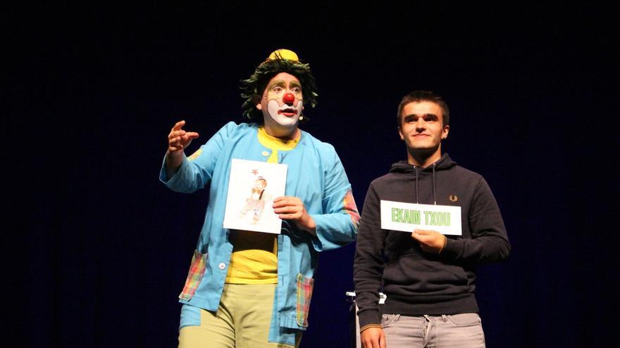 La magia vuelve a Oñati para suspender la lógica y activar el asombro