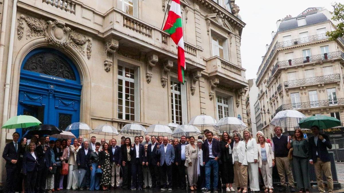 El PNV regresa al edificio parisino que le arrebató el franquismo.