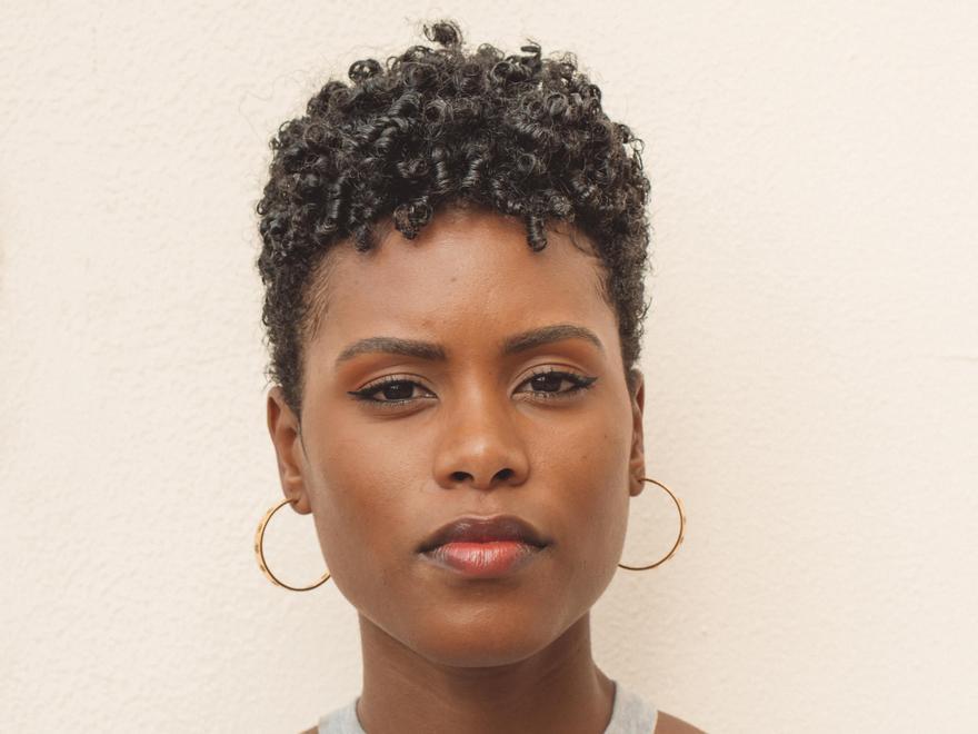 Pelo pixie rizado