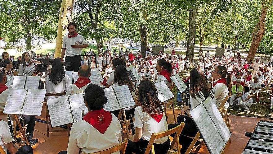 La banda de Estella llena de sorpresas la mañana