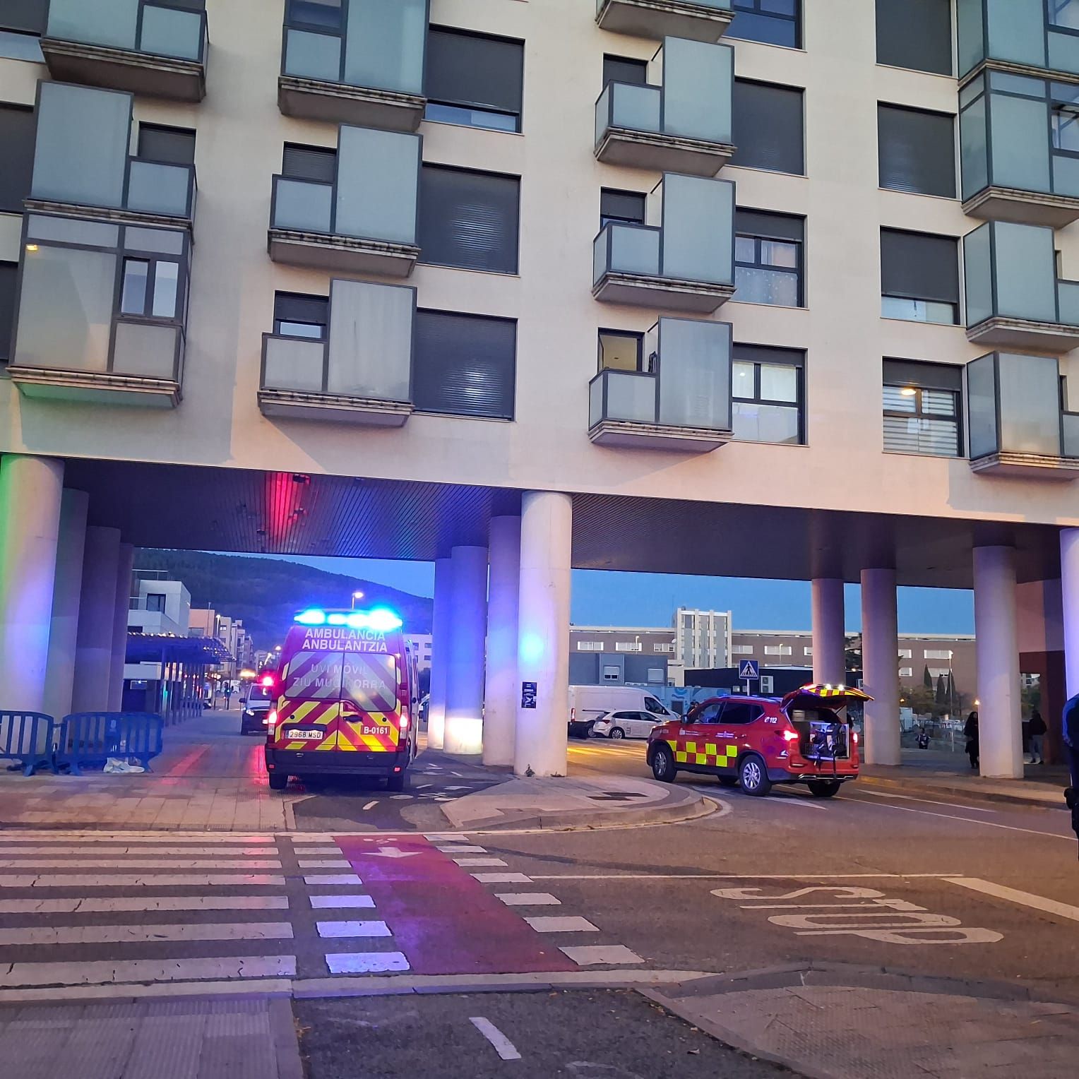 Fotos del incendio en una vivienda de Buztintxuri