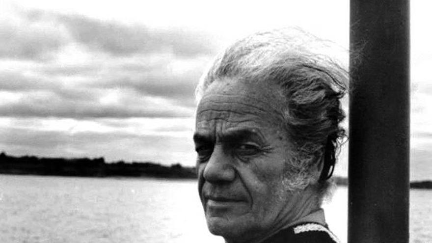 Fotografía de archivo facilitada por la editorial Alfaguara del poeta chileno Nicanor Parra