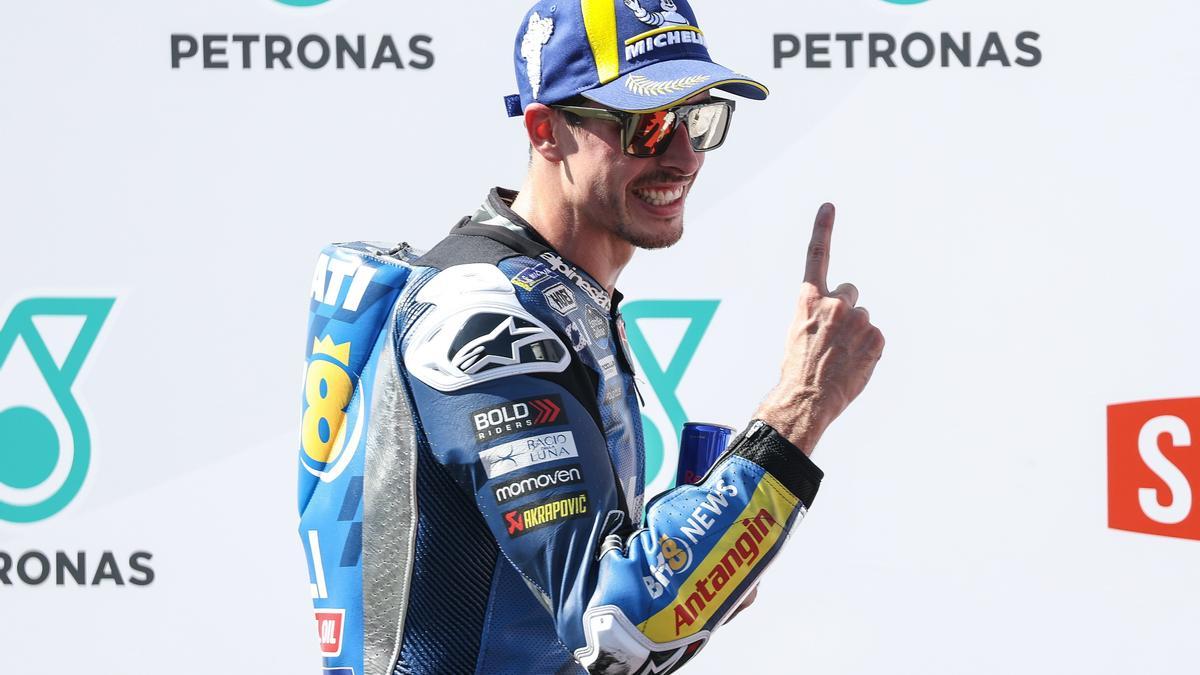 Álex Márquez celebra su actuación en el Gran Premio de Malasia de MotoGP. Álex Márquez celebra su actuación en el Gran Premio de Malasia de MotoGP.