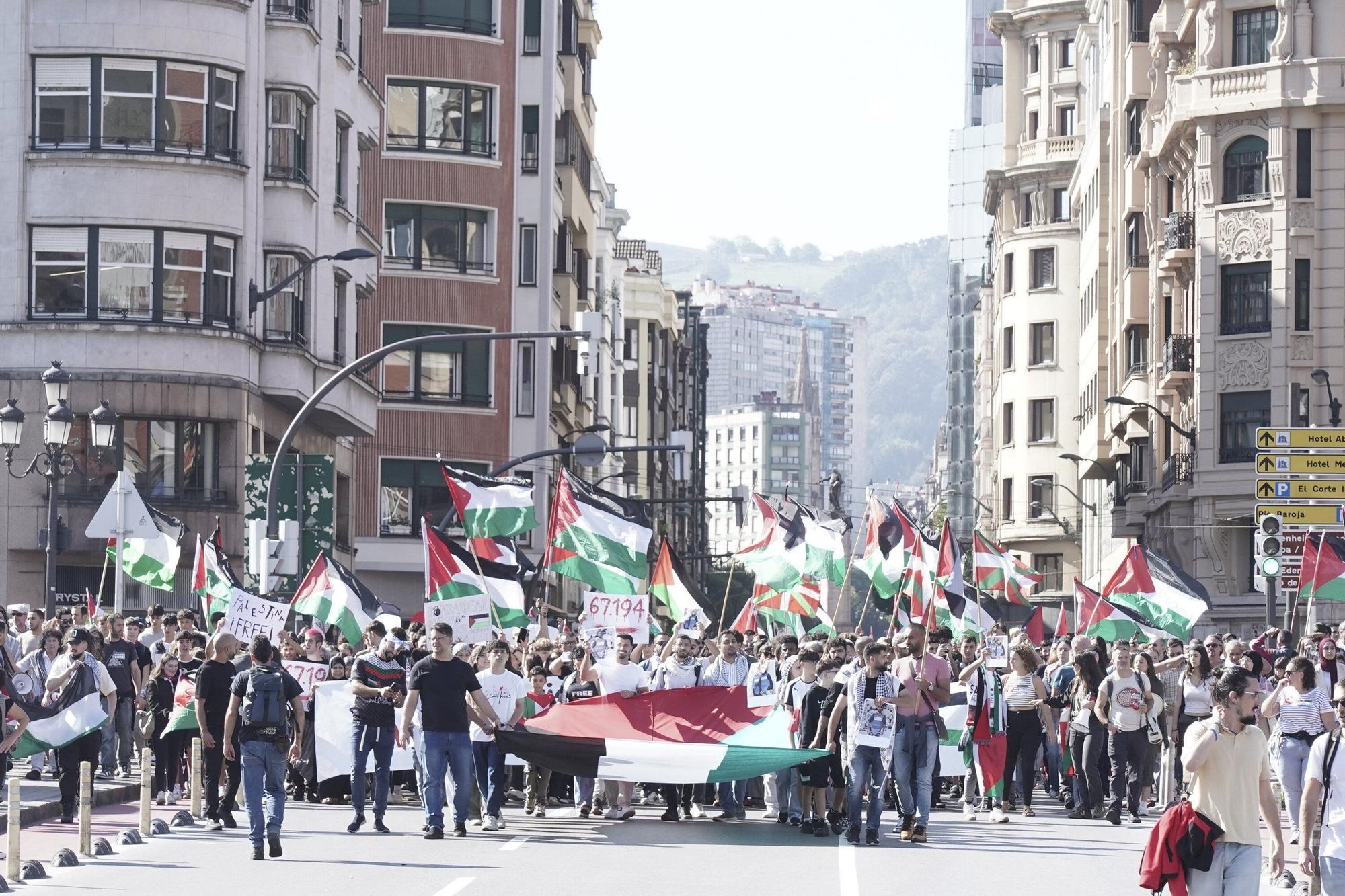 Miles de personas se manifiestan en Bilbao en apoyo al pueblo palestino