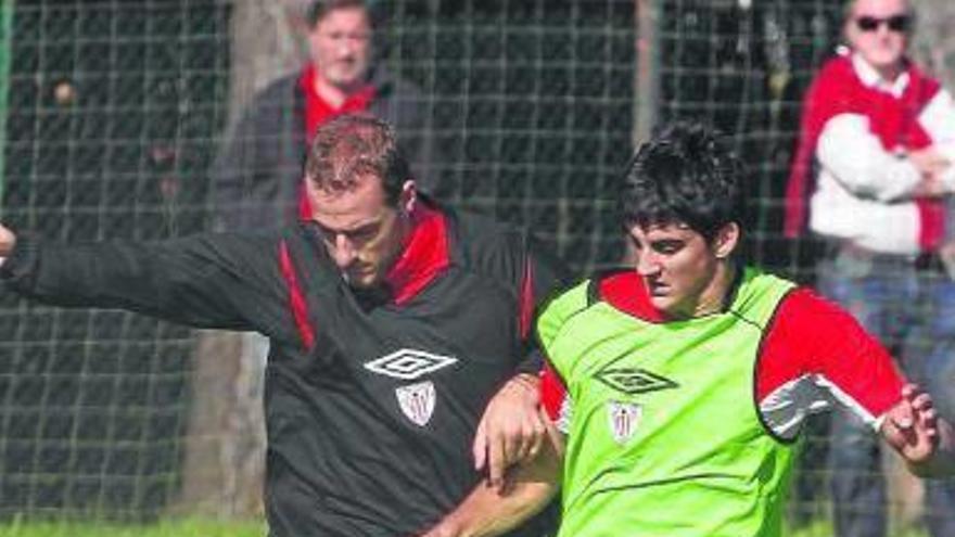 Ion Vélez entrena con el grupo