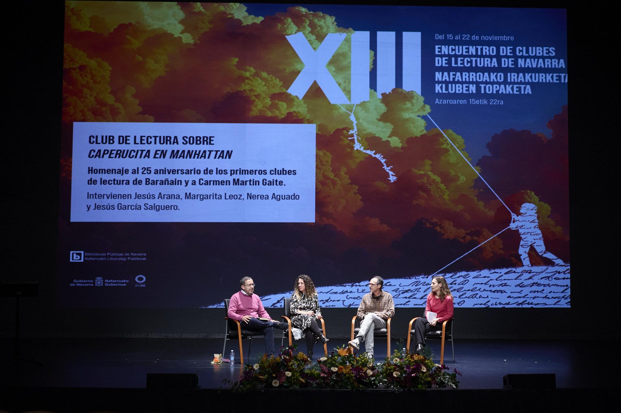 Tras el homenaje, Jesús Arana ha moderado un diálogo entre Nerea Aguado, Jesús García Salguero y Margarita Leoz en torno a la obra &#039;Caperucita en Manhattan&#039;.