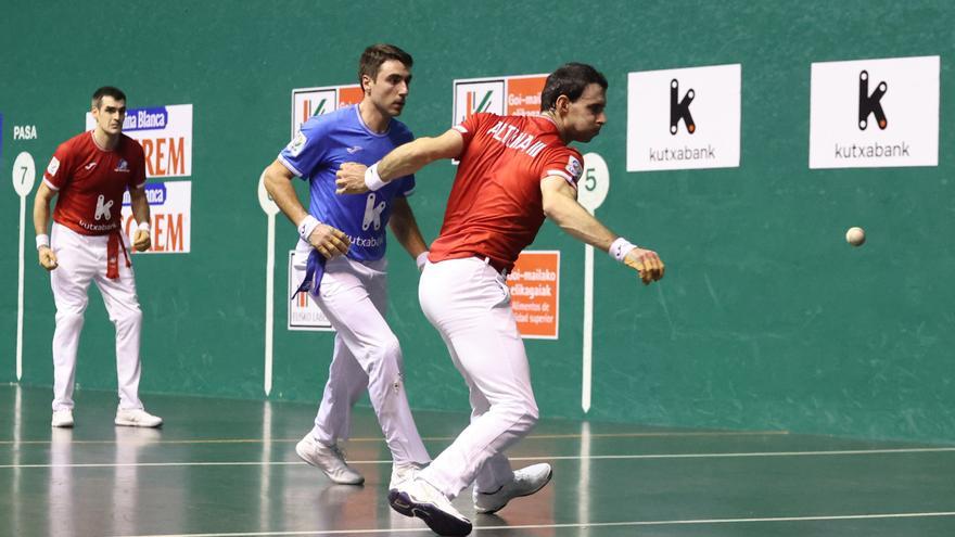 Altuna y Ezkurdia desahucian a Peio Etxeberria y Rezusta