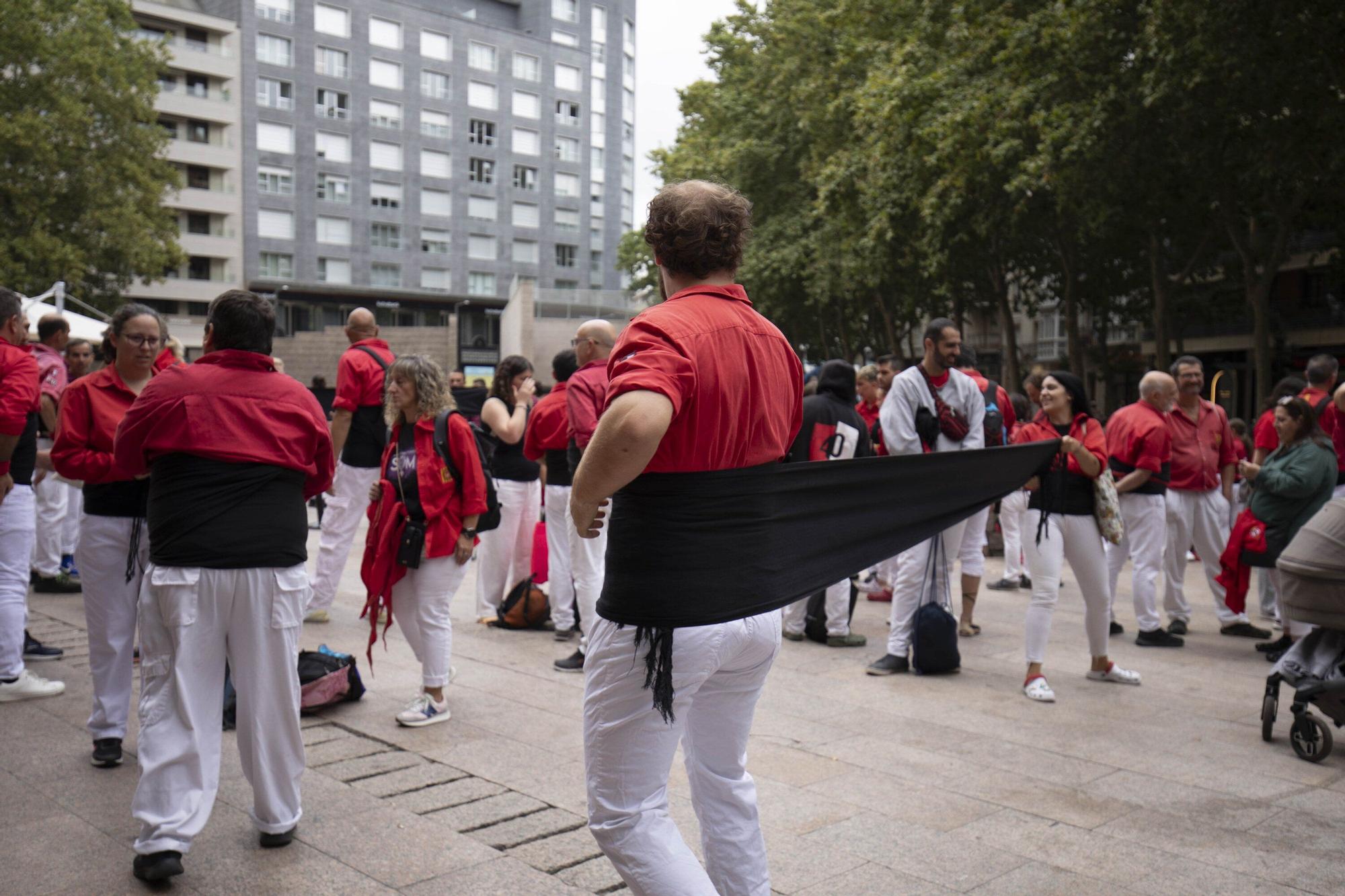 En imágenes: La Plaza Nueva de Vitoria acoge una gran Diada Castellera