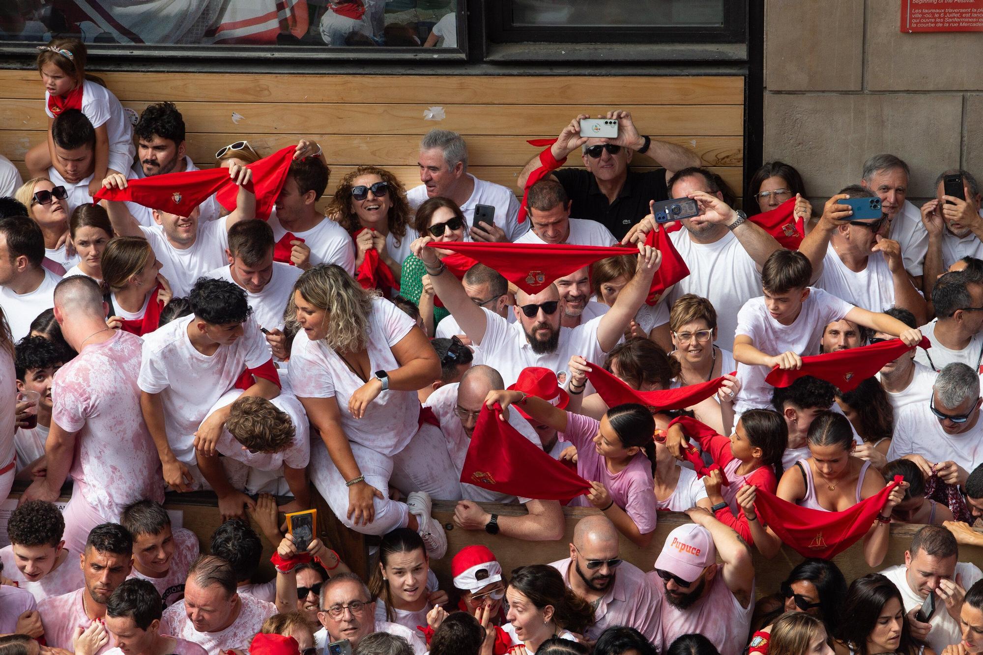Fotos del  Chupinazo de San Fermín 2025 en Pamplona: ¡La fiesta más internacional se enciende con un grito solidario por Palestina!