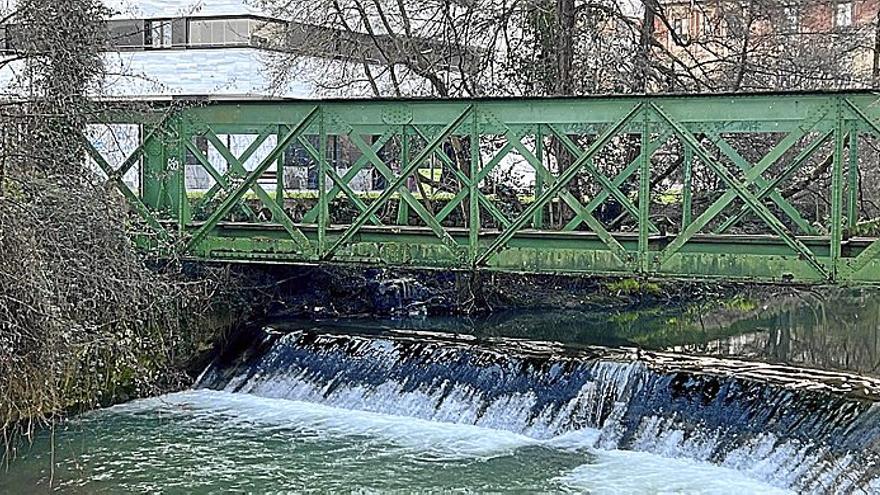 La segunda y última fase del proyecto atravesará el río Mañaria por encima utilizando el antiguo puente de hierro por donde circulaba el tren. 