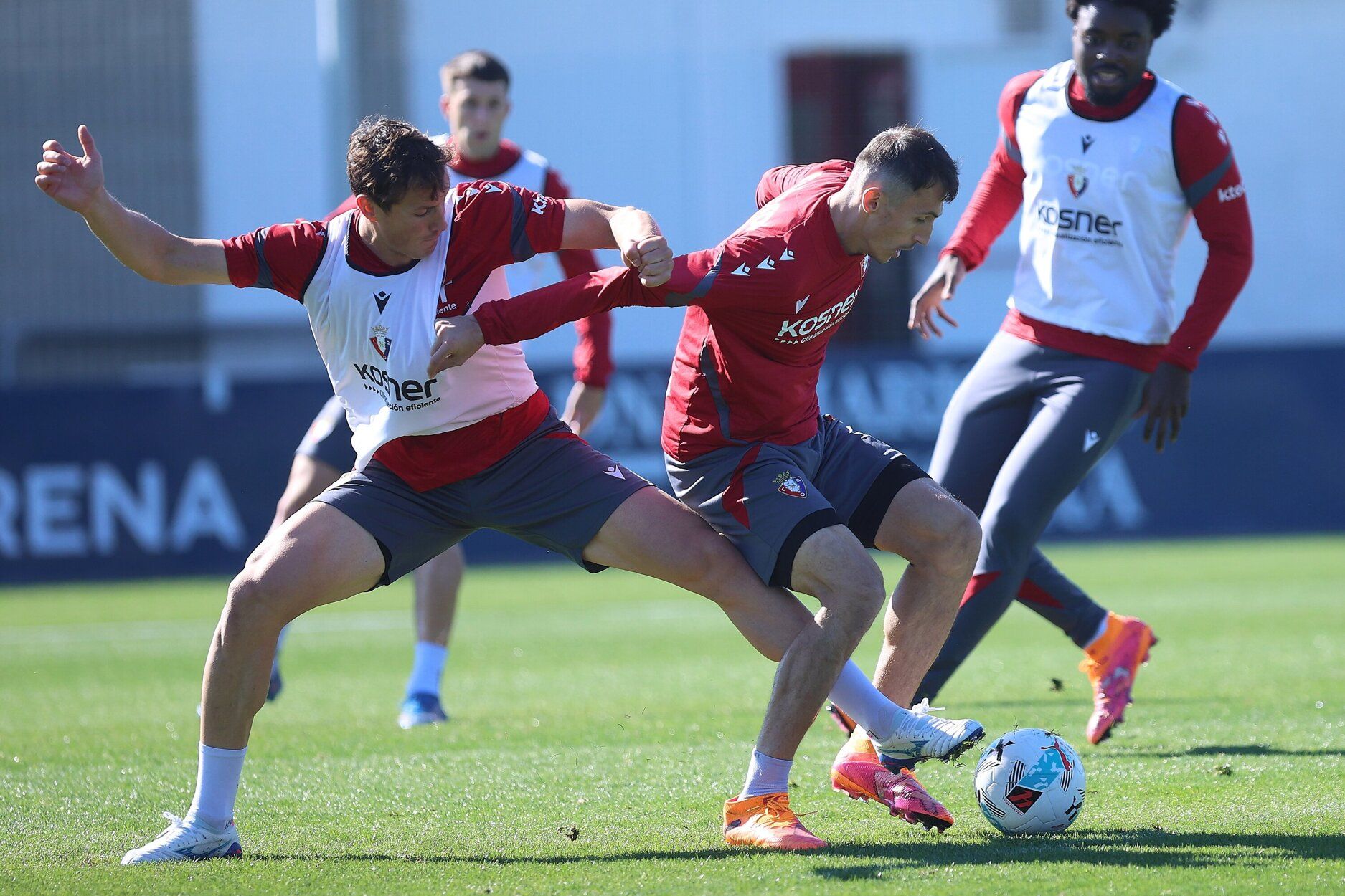 Fotos del entrenamiento de Osasuna (02/10/2025)