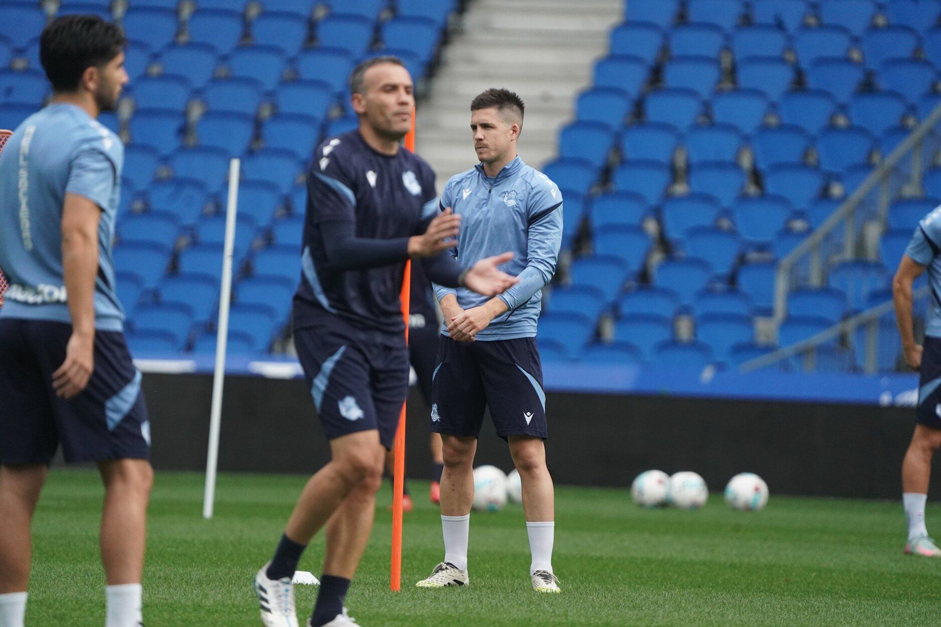 El entrenamiento de la Real a puerta abierta en Anoeta, en imágenes