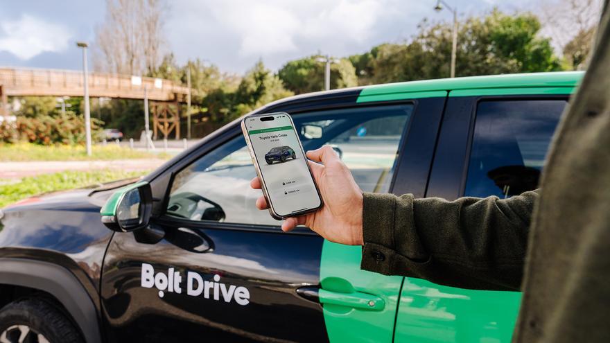 Bolt irrumpe en Pamplona y Comarca y reaviva el debate sobre los VTC en Navarra
