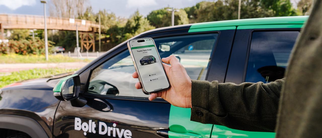 Bolt irrumpe en Pamplona y Comarca y reaviva el debate sobre los VTC en Navarra
