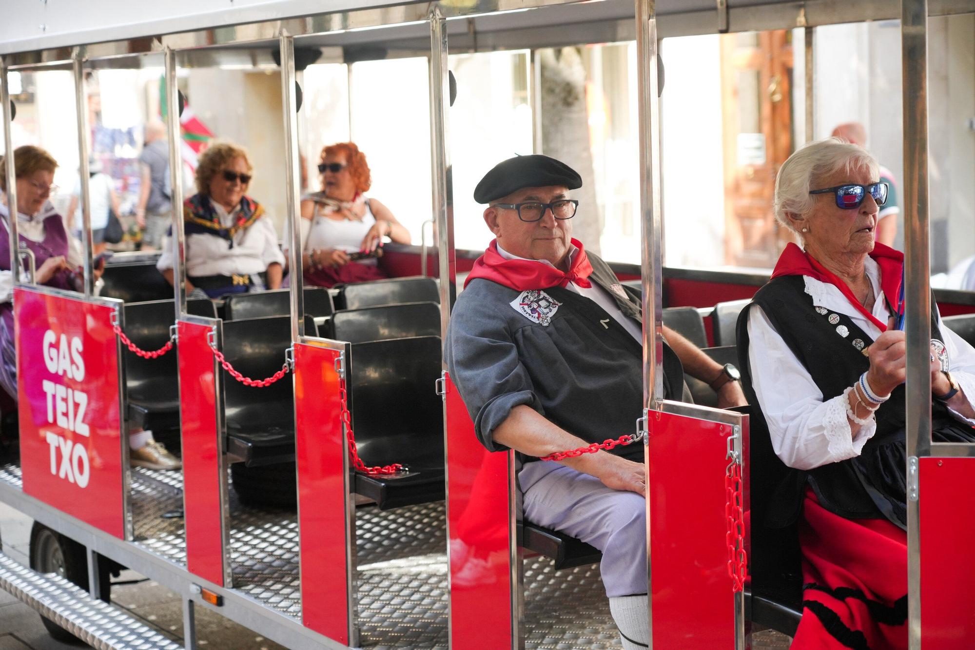 En imágenes: Blusas y neskas veteranos celebran su día grande en La Blanca