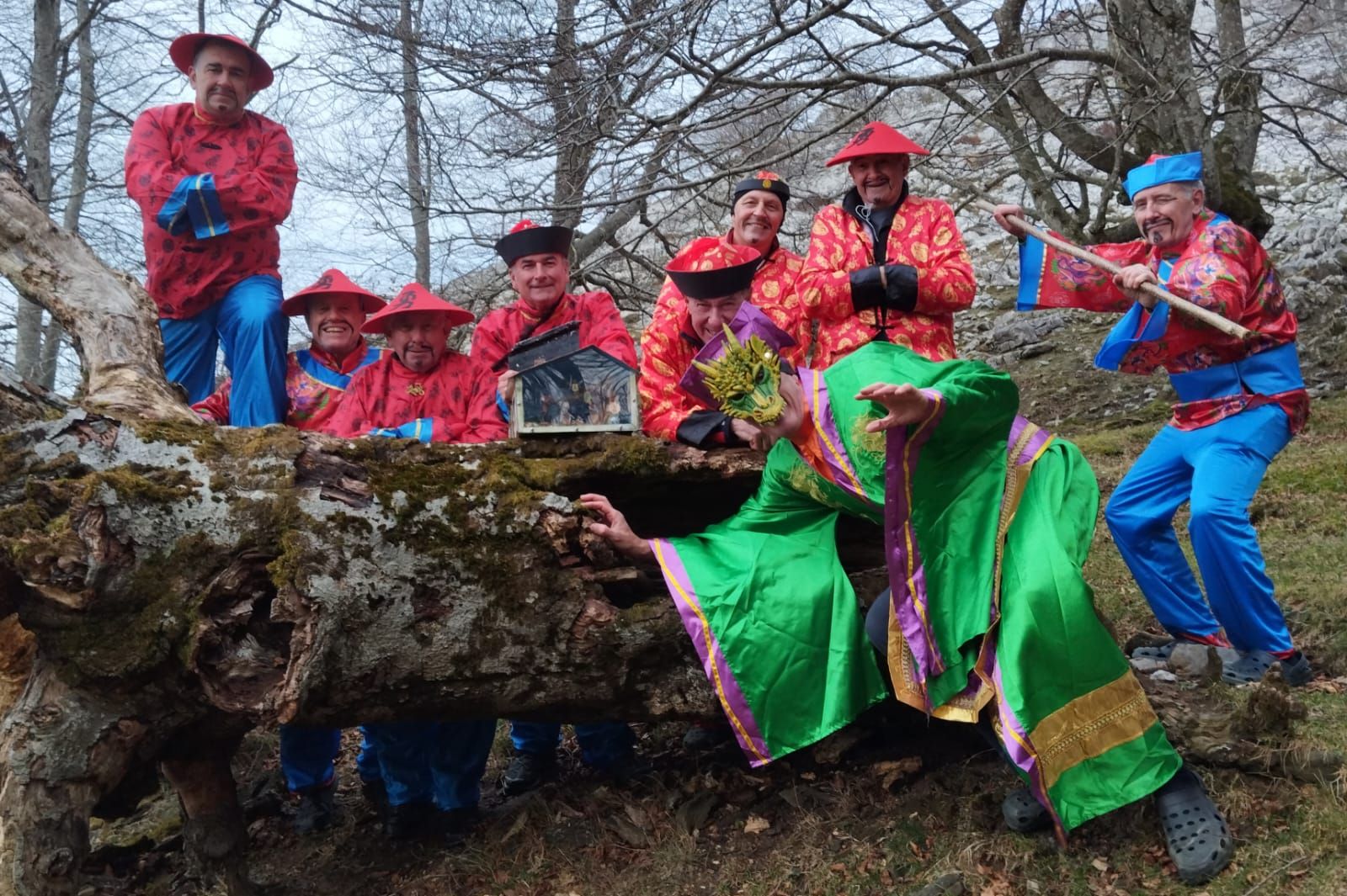 El belén montañero de Gorbeia alcanza la Cruz