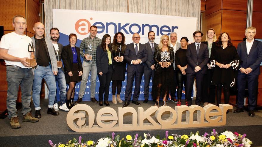 Lorea, Julen Karasatorre Harategia, Isonjor, Dálvez y Artepan reciben los Premios Aenkomer 2023
