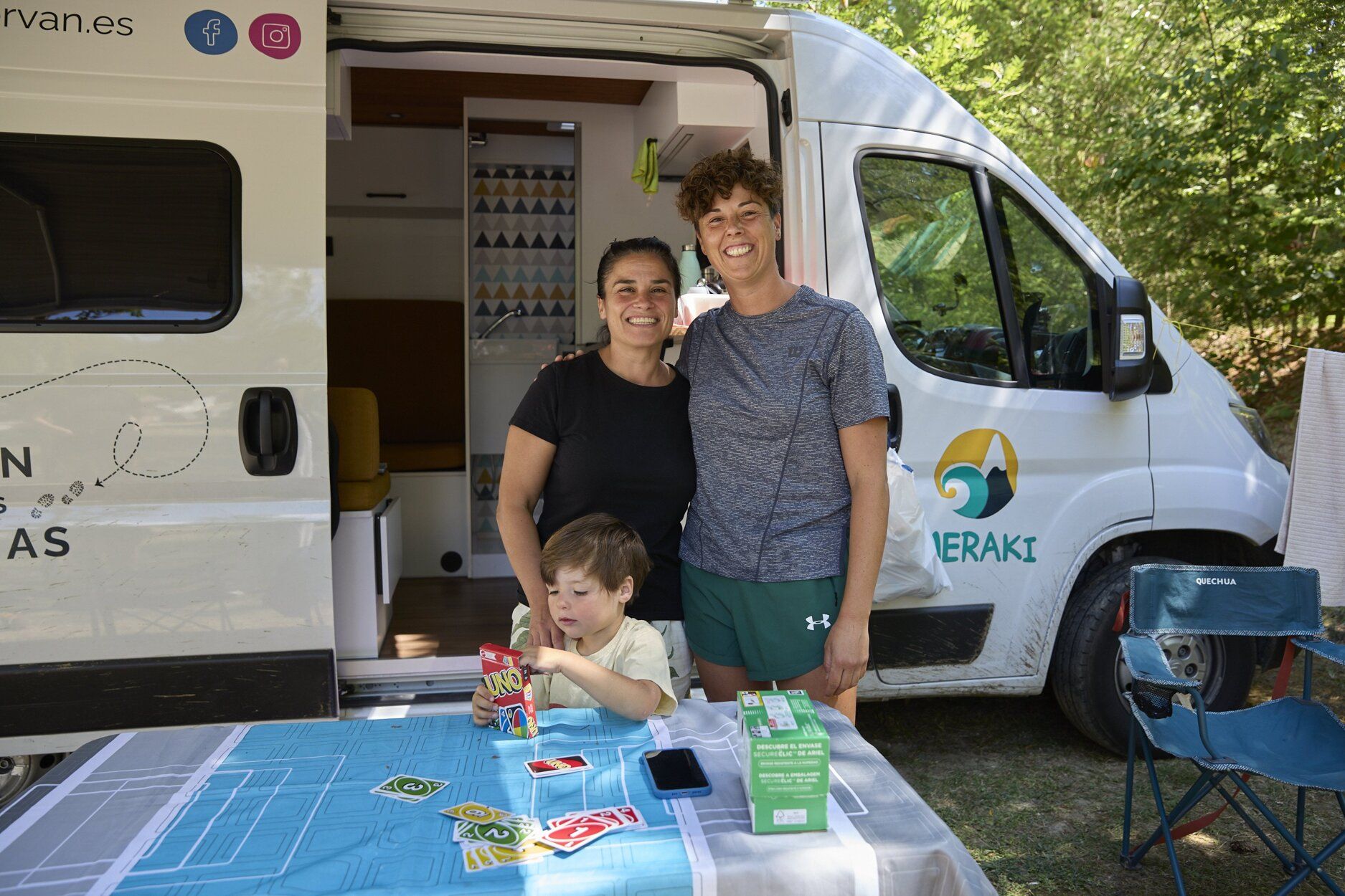 Fotos de turistas en el camping Murkuzuria en Esparza de Salazar